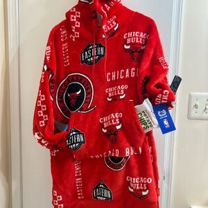 Official NBA Ultra Game Chicago Bulls Fleece Wearable Blanket Evie-Style-MooMoo